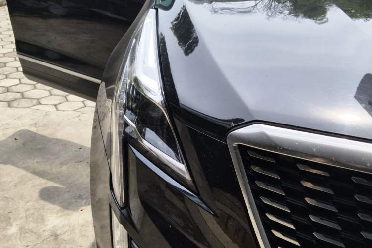 Used Cadillac XT5 2020 Revised Version 28T Luxury Edition Right Front Headlight