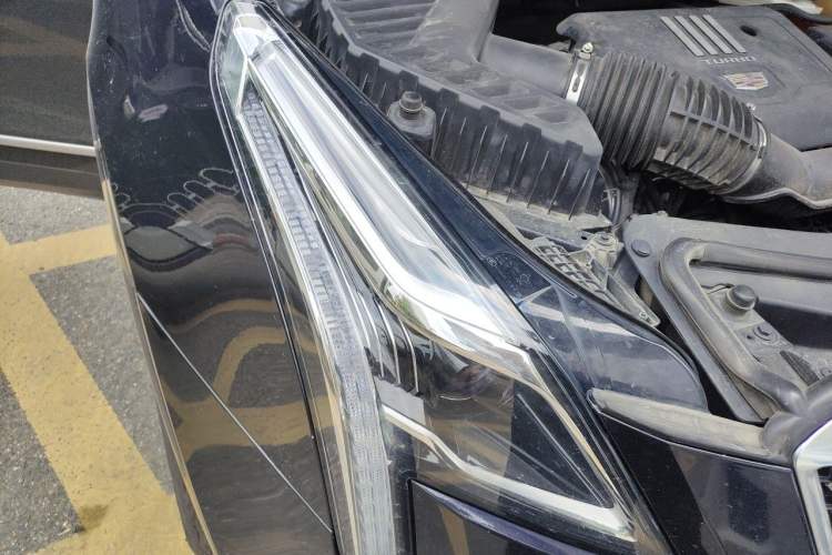 Used Cadillac XT5 2020 Revised Version 28T Luxury Edition Right Front Headlight