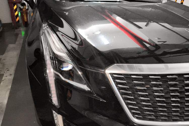Used Cadillac XT5 2020 28T Luxury Version Right Front Headlight