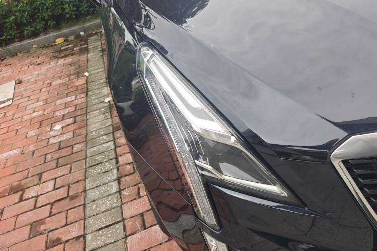Used Cadillac XT5 2020 Revised Version 28T Luxury Edition Right Front Headlight