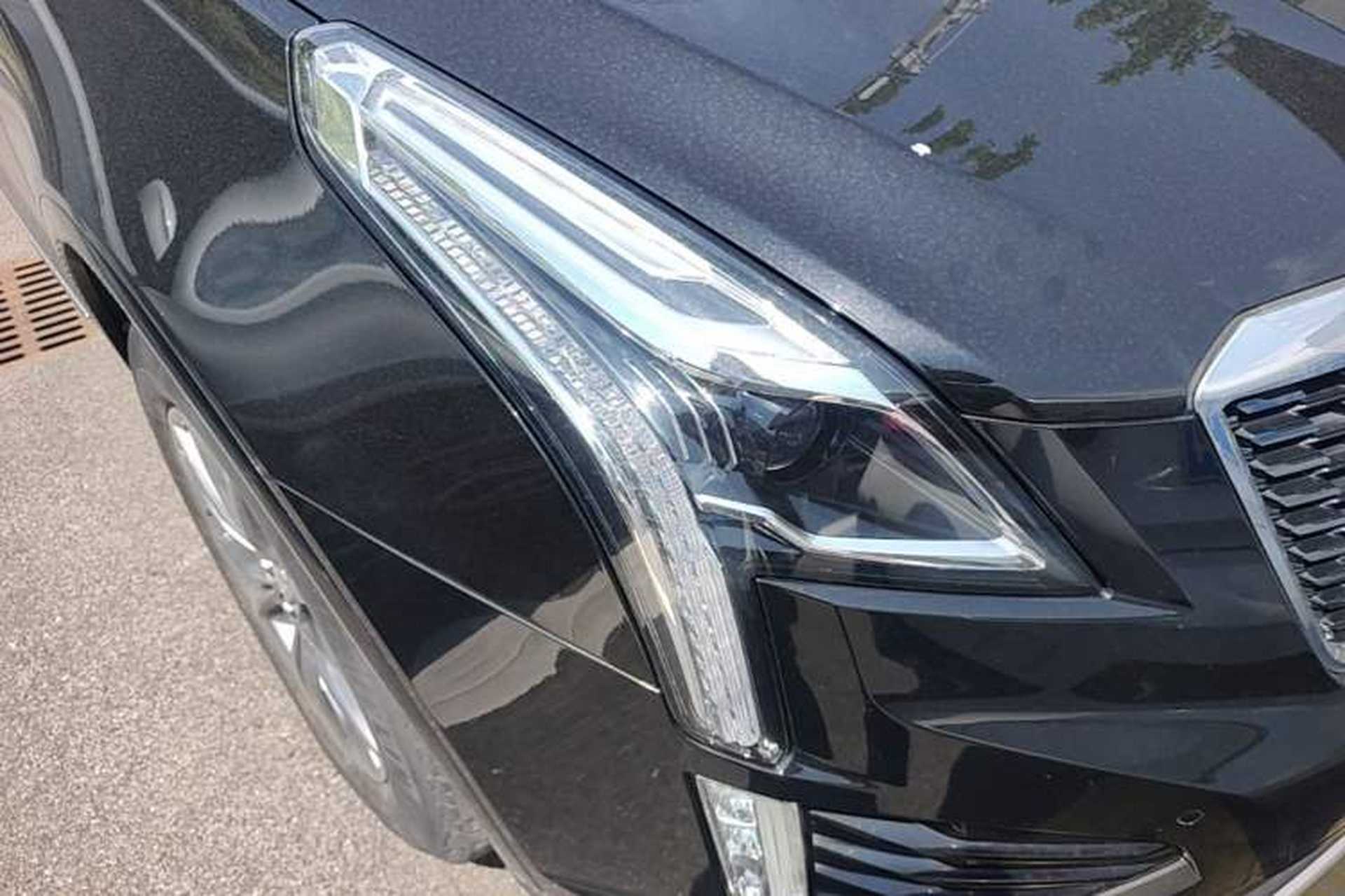 Used Cadillac XT5 2020 28T Luxury Version Right Front Headlight