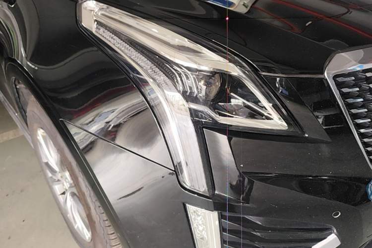 Used Cadillac XT5 2020 28T Luxury Version Right Front Headlight