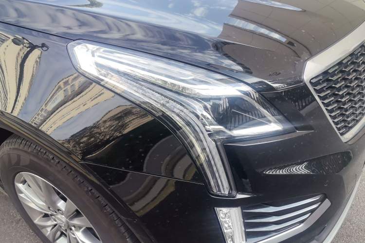 Used Cadillac XT5 2020 28T Four-Wheel Drive Tech Version Right Front Headlight