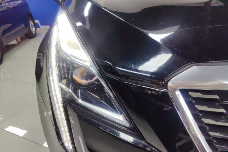 Used Cadillac XT5 2020 28T Four-Wheel Drive Luxury Version Right Front Headlight