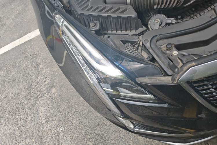 Used Cadillac XT5 2020 28T Luxury Version Right Front Headlight