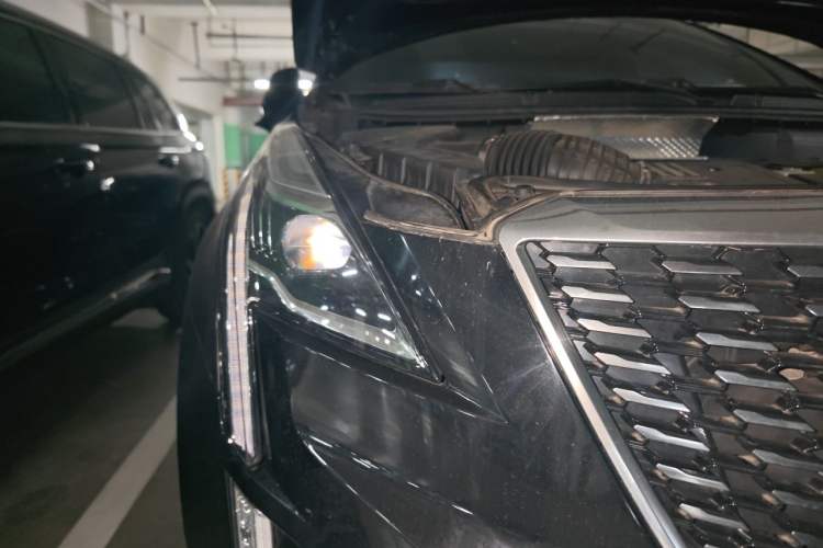 Used Cadillac XT5 2020 28T Four-Wheel Drive Tech Version Right Front Headlight