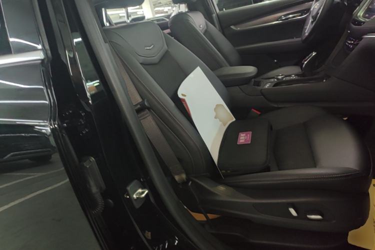 Used Cadillac XT5 2020 28T Tech Edition Right Front Seat