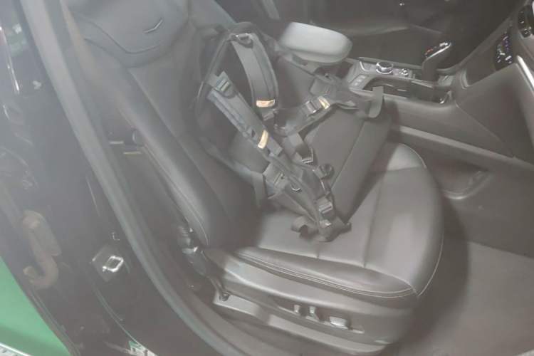 Used Cadillac XT5 2020 Revised Version 28T Luxury Edition Right Front Seat
