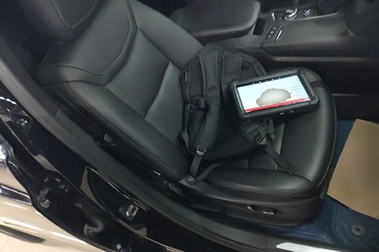 Used Cadillac XT5 2020 28T Four-Wheel Drive Tech Version Right Front Seat