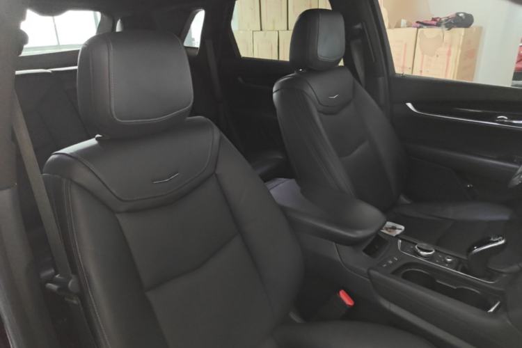 Used Cadillac XT5 2020 Revised Version 28T Luxury Edition Right Front Seat