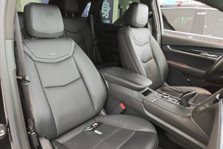 Used Cadillac XT5 2020 Revised Version 28T Luxury Edition Right Front Seat