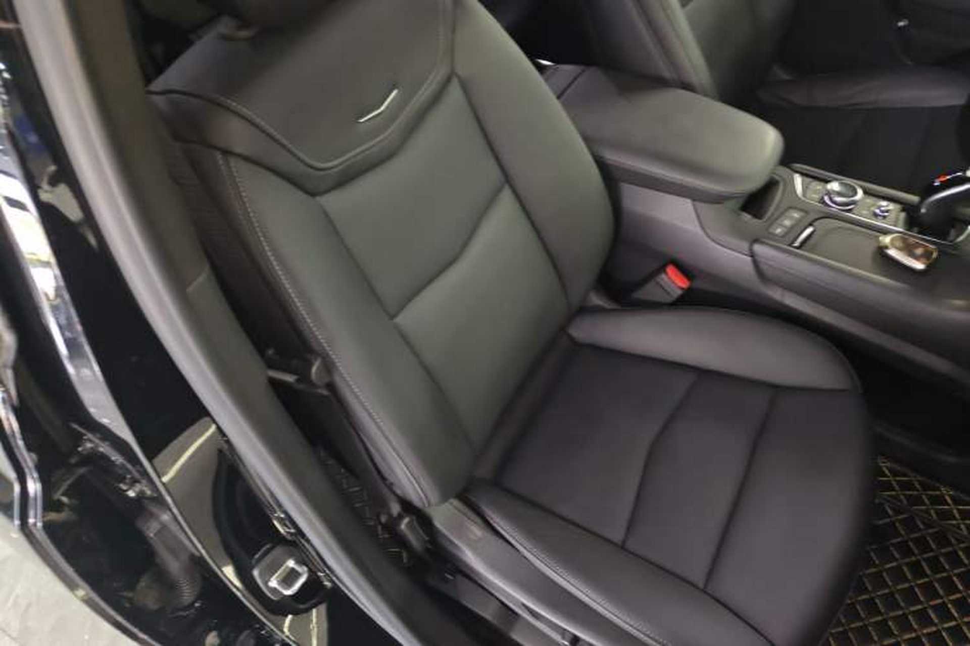 Used Cadillac XT5 2020 28T Luxury Version Right Front Seat