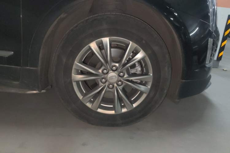 Used Cadillac XT5 2020 Revised Version 28T Four-Wheel Drive Luxury Edition Right Front Wheel Hub