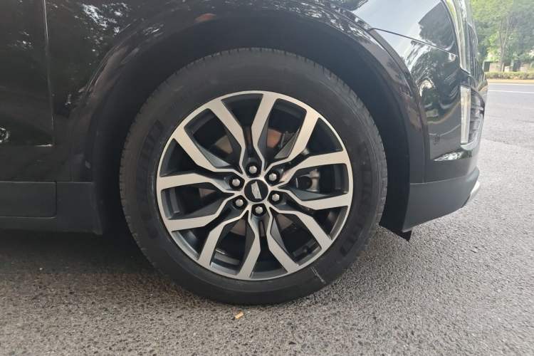 Used Cadillac XT5 2020 Facelift 28T All-Wheel-Drive Platinum Sport Edition Right Front Wheel Hub