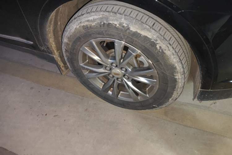 Used Cadillac XT5 2020 28T Four-Wheel Drive Luxury Version Right Front Wheel Hub