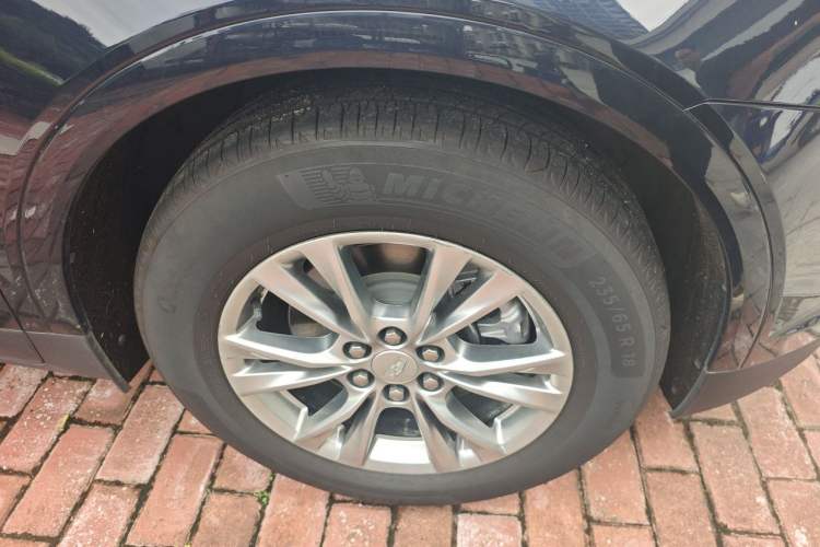 Used Cadillac XT5 2020 Revised Version 28T Luxury Edition Right Front Wheel Hub