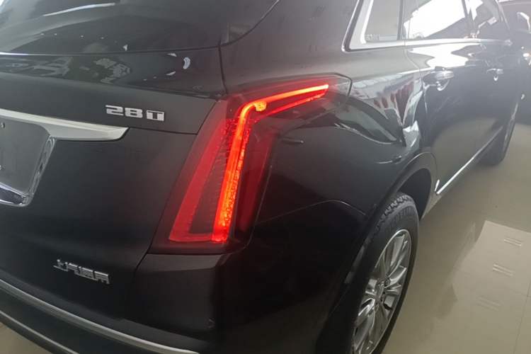 Used Cadillac XT5 2020 28T Luxury Version Right Rear Taillight