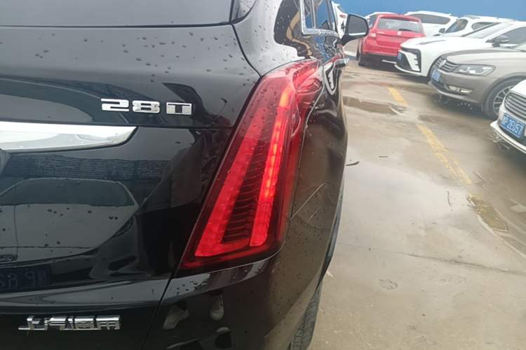 Used Cadillac XT5 2020 Revised Version 28T Luxury Edition Right Rear Taillight