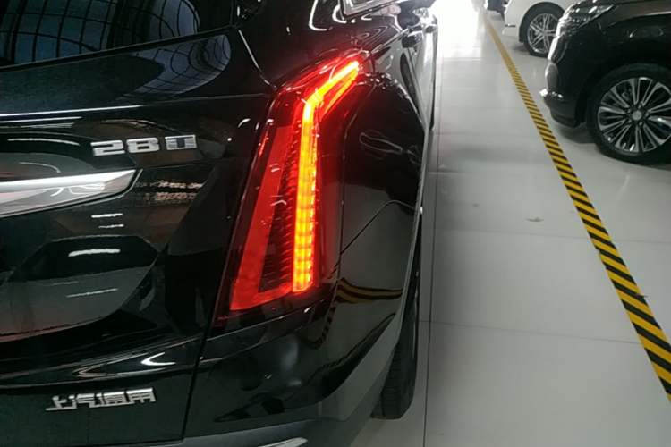 Used Cadillac XT5 2020 Revised Version 28T Luxury Edition Right Rear Taillight