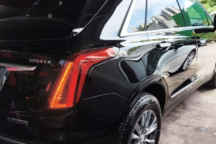 Used Cadillac XT5 2020 28T Luxury Version Right Rear Taillight