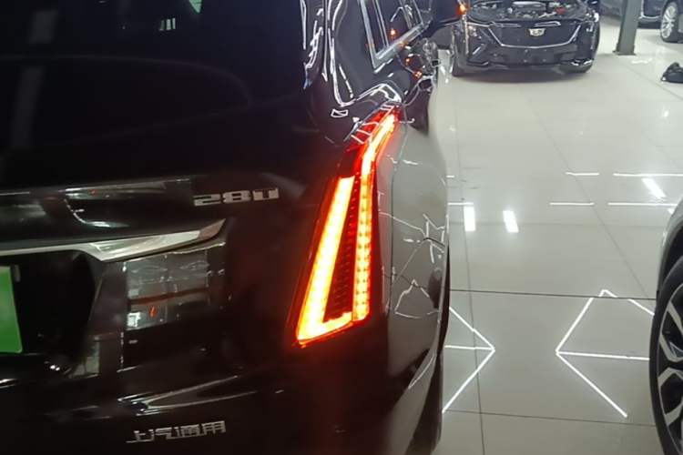 Used Cadillac XT5 2020 Revised Version 28T Luxury Edition Right Rear Taillight