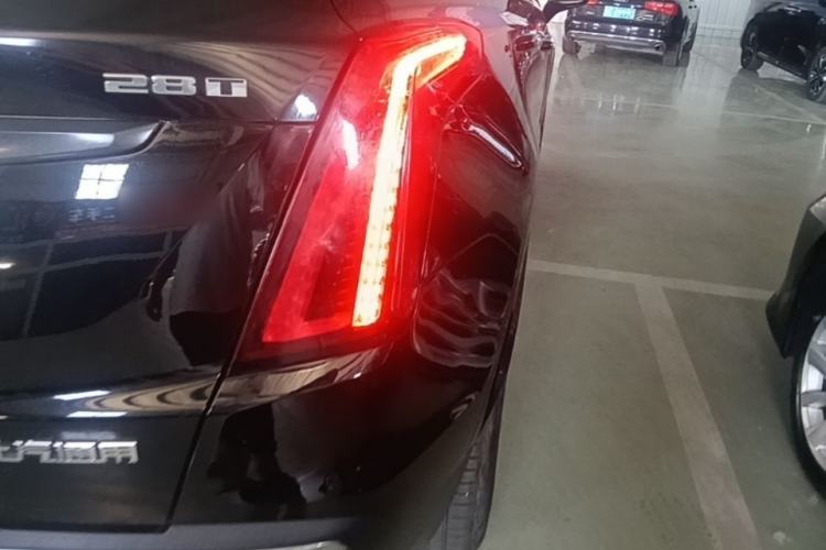 Used Cadillac XT5 2020 Revised Version 28T Four-Wheel Drive Luxury Edition Right Rear Taillight