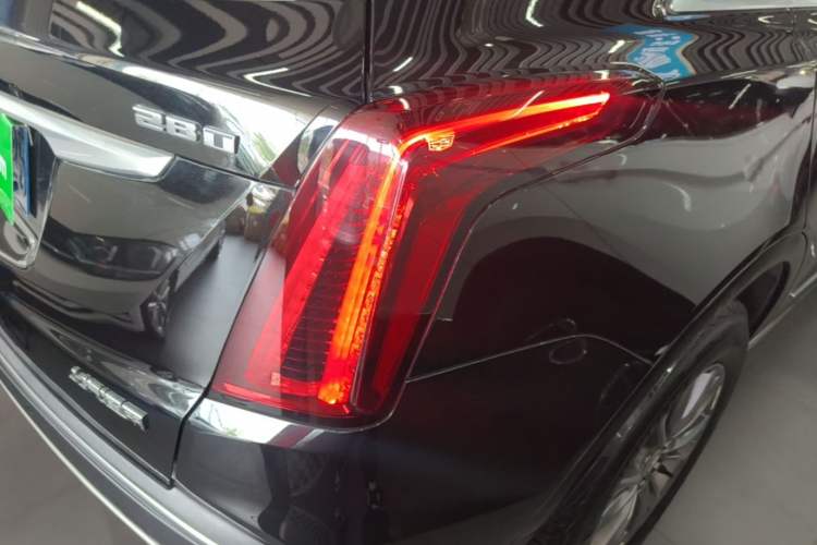 Used Cadillac XT5 2020 Revised Version 28T Four-Wheel Drive Luxury Edition Right Rear Taillight
