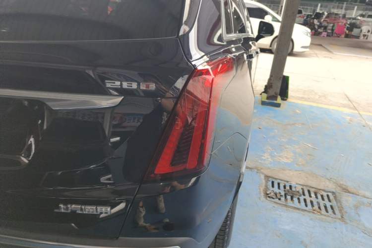 Used Cadillac XT5 2020 28T Luxury Version Right Rear Taillight