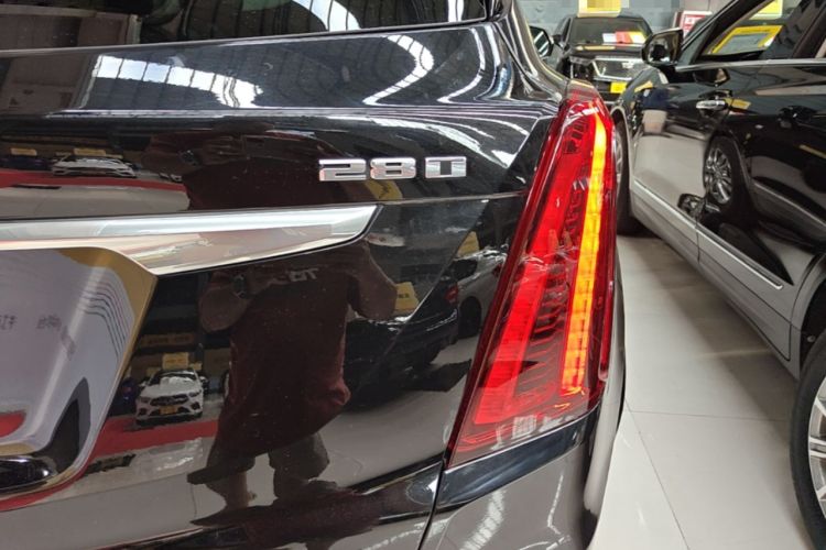 Used Cadillac XT5 2020 Revised Version 28T Luxury Edition Right Rear Taillight