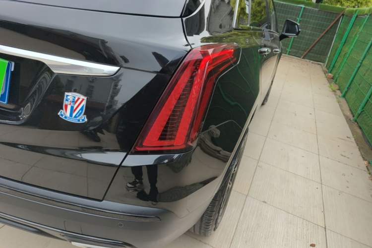 Used Cadillac XT5 2020 Revised Version 28T Luxury Edition Right Rear Taillight
