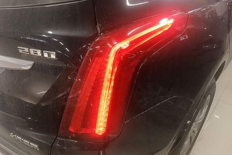 Used Cadillac XT5 2020 Revised Version 28T Luxury Edition Right Rear Taillight