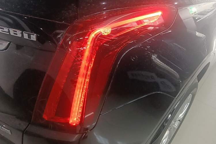 Used Cadillac XT5 2020 28T Four-Wheel Drive Tech Version Right Rear Taillight