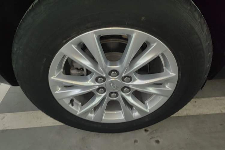 Used Cadillac XT5 2020 28T Tech Edition Right Rear Wheel Hub