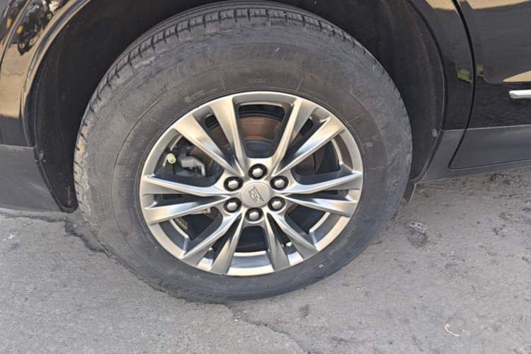 Used Cadillac XT5 2020 28T Luxury Version Right Rear Wheel Hub
