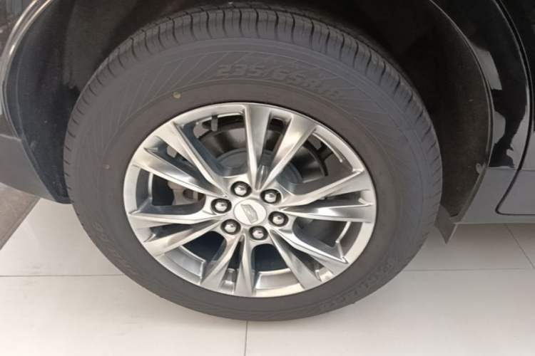 Used Cadillac XT5 2020 Revised Version 28T Luxury Edition Right Rear Wheel Hub