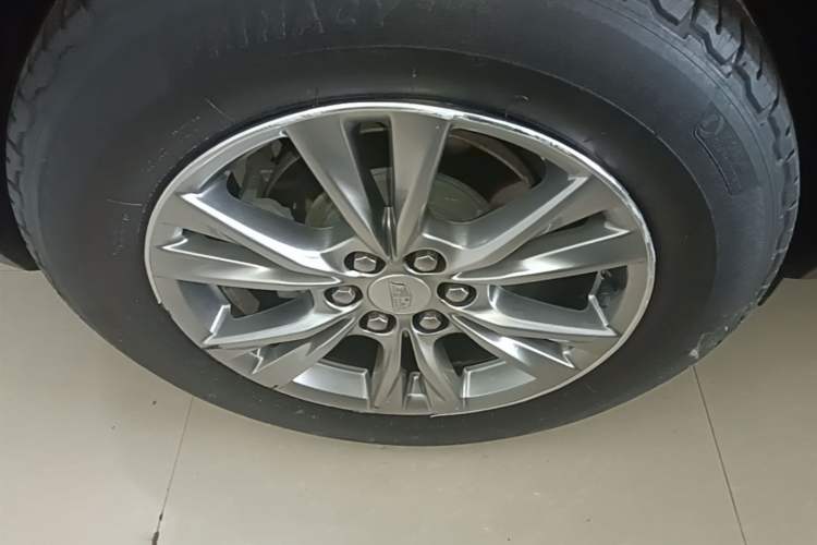 Used Cadillac XT5 2020 28T Luxury Version Right Rear Wheel Hub
