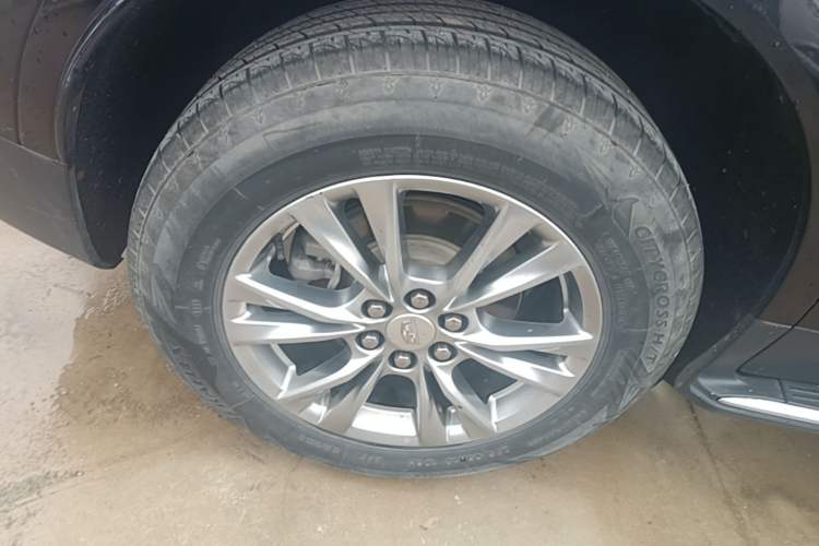 Used Cadillac XT5 2020 Revised Version 28T Luxury Edition Right Rear Wheel Hub