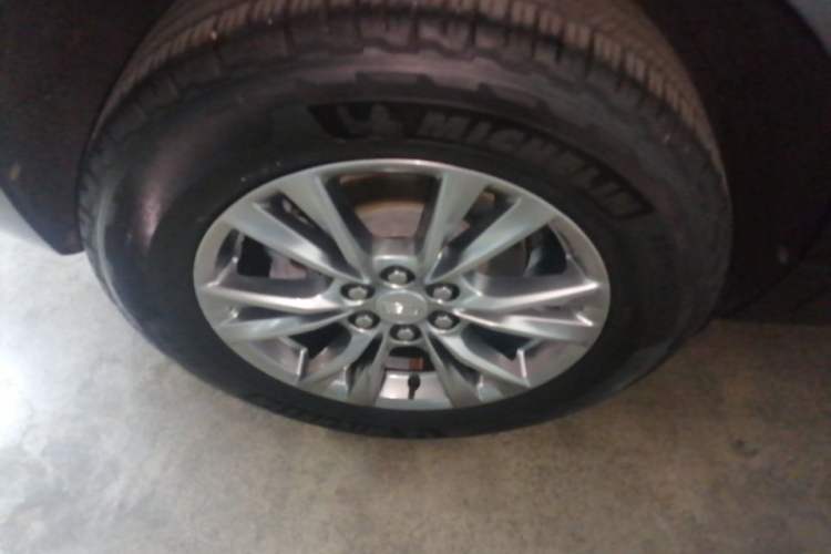 Used Cadillac XT5 2020 Revised Version 28T Four-Wheel Drive Luxury Edition Right Rear Wheel Hub