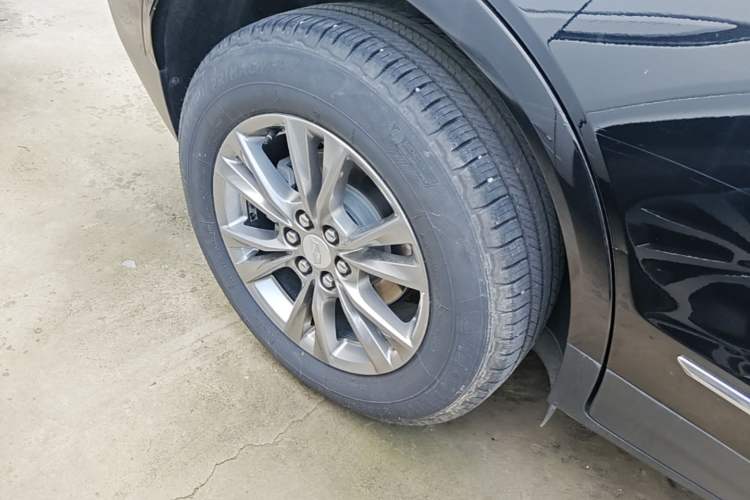 Used Cadillac XT5 2020 Revised Version 28T Luxury Edition Right Rear Wheel Hub