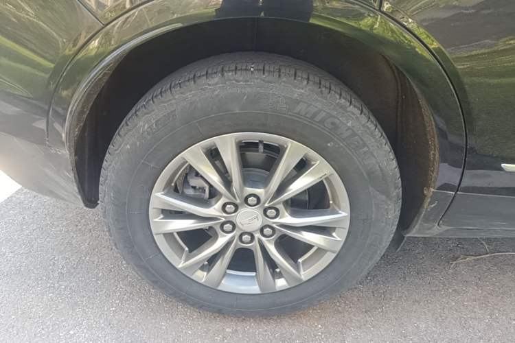 Used Cadillac XT5 2020 28T Luxury Version Right Rear Wheel Hub