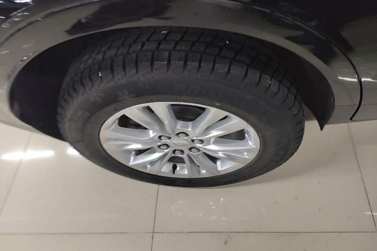 Used Cadillac XT5 2020 28T Four-Wheel Drive Tech Version Right Rear Wheel Hub