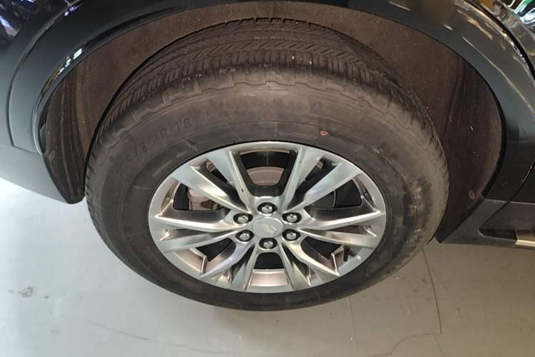 Used Cadillac XT5 2020 Revised Version 28T Luxury Edition Right Rear Wheel Hub