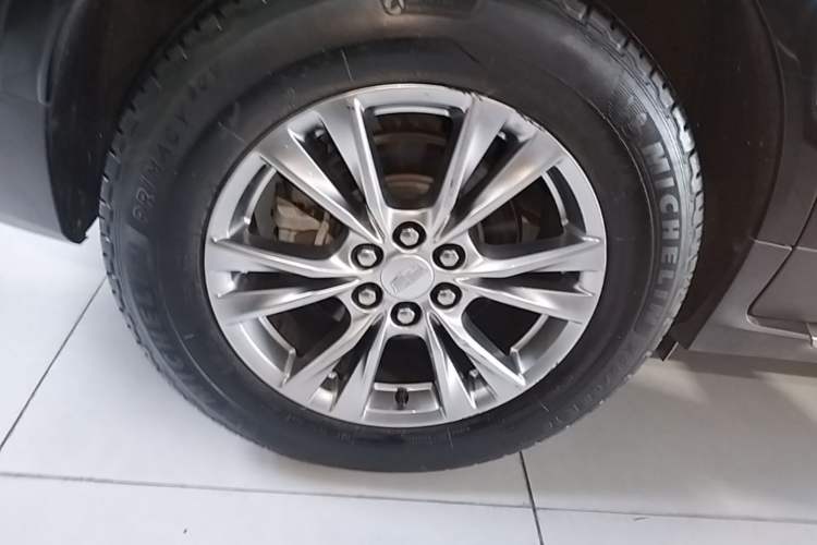 Used Cadillac XT5 2020 28T Luxury Version Right Rear Wheel Hub