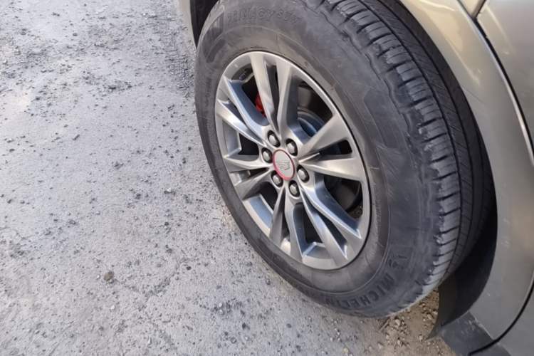 Used Cadillac XT5 2020 28T Luxury Version Right Rear Wheel Hub