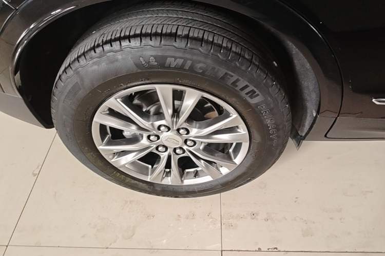 Used Cadillac XT5 2020 Revised Version 28T Four-Wheel Drive Luxury Edition Right Rear Wheel Hub