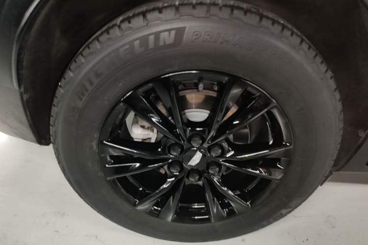 Used Cadillac XT5 2020 28T Luxury Version Right Rear Wheel Hub