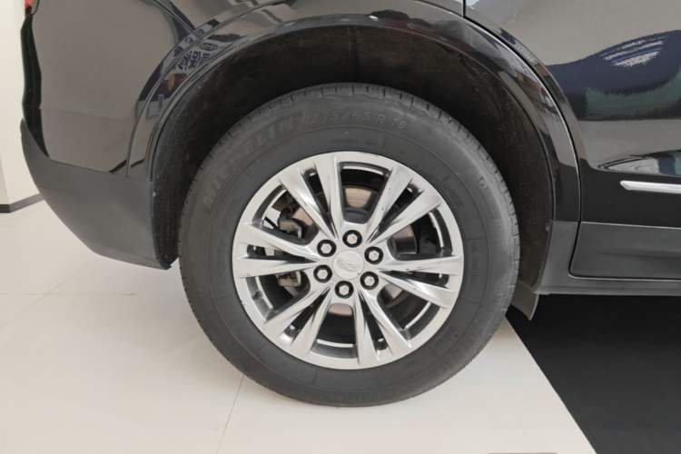 Used Cadillac XT5 2020 Revised Version 28T Luxury Edition Right Rear Wheel Hub