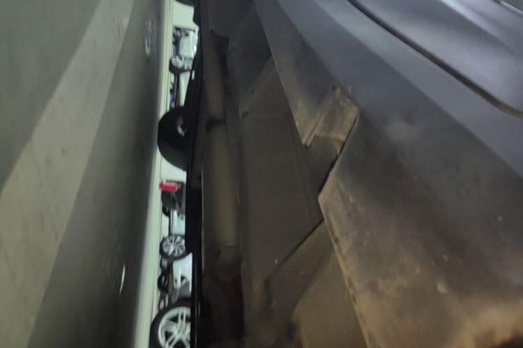 Used Cadillac XT5 2020 28T Tech Edition Right Side Sill