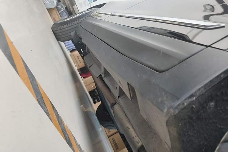 Used Cadillac XT5 2020 Revised Version 28T Luxury Edition Right Side Sill