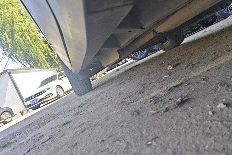 Used Cadillac XT5 2020 28T Luxury Version Right Side Sill